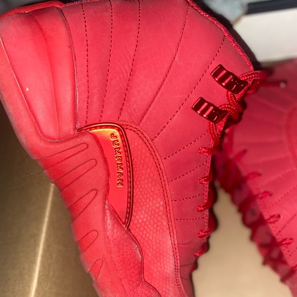 Jordan 12 - Picture 2 of 4